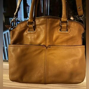 Tignanello Leather Handbag Excellent pre-owned condition.